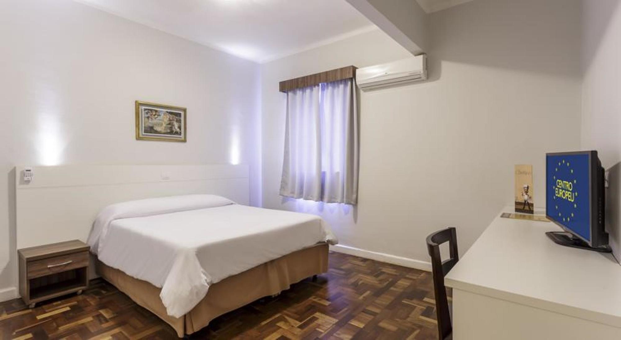 Hotel Centro Europeu Curitiba Bagian luar foto