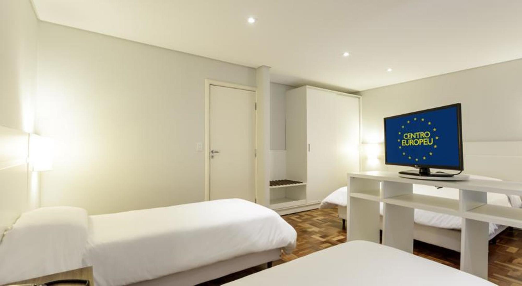 Hotel Centro Europeu Curitiba Bagian luar foto