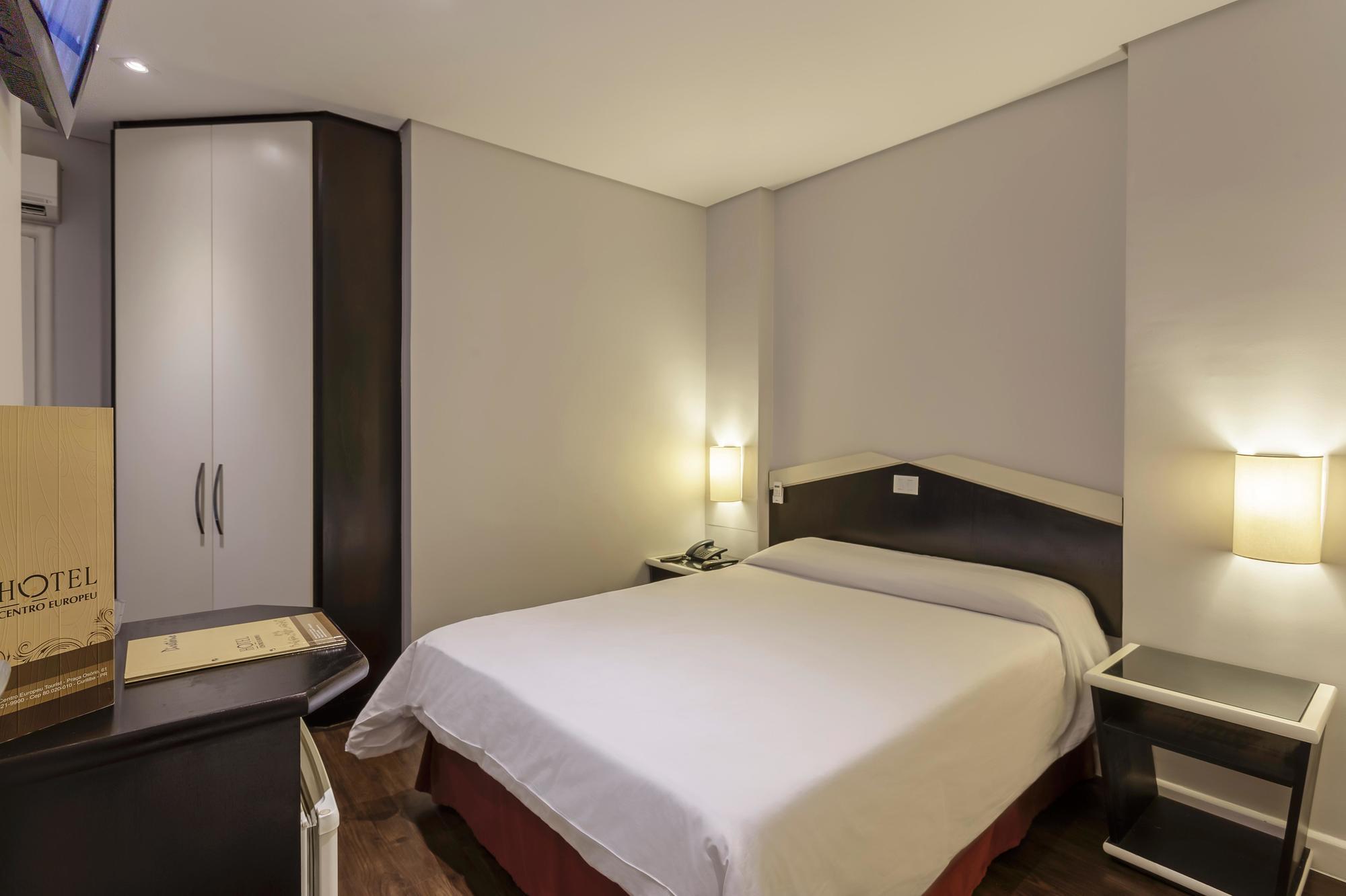 Hotel Centro Europeu Curitiba Bagian luar foto